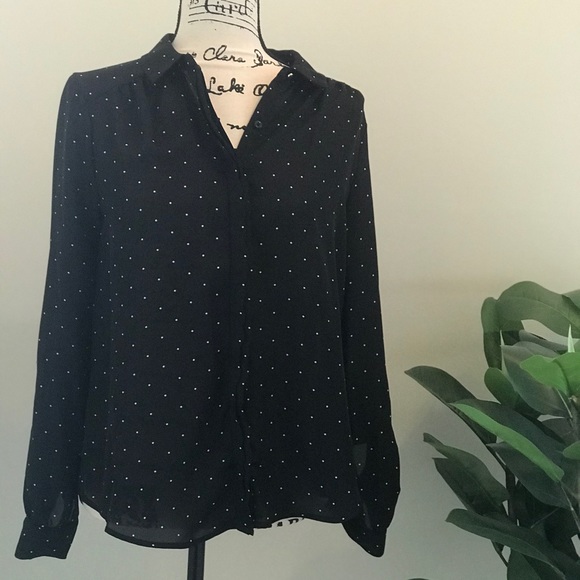 NWT Elle black pin dot scallop trim blouse, small - Picture 5 of 7